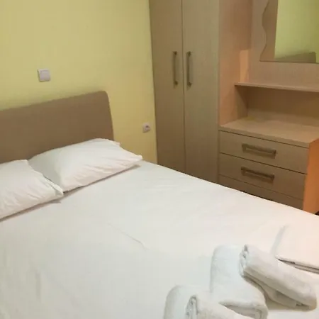 Seafront House With Garden Nyaraló Jeriszósz