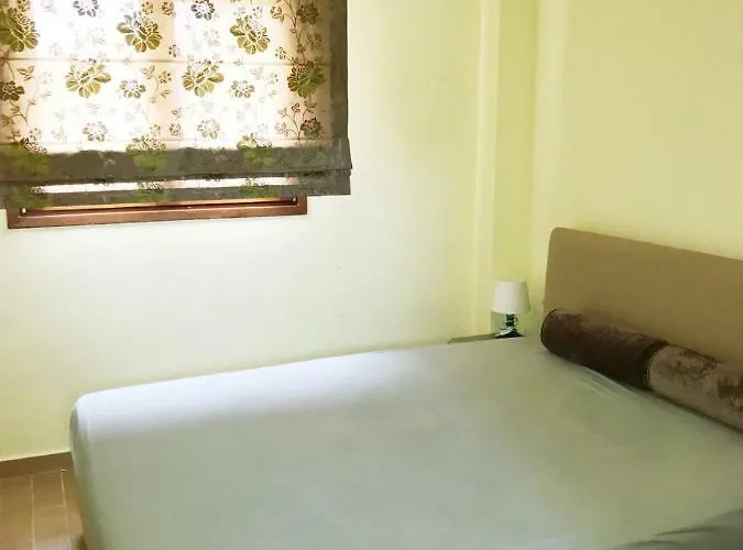 Сasa de vacaciones Seafront House With Garden