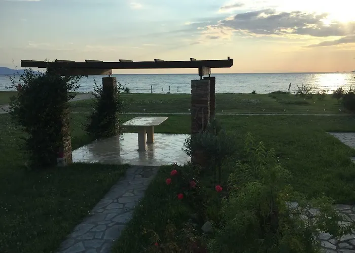 Seafront House With Garden * Ierissos