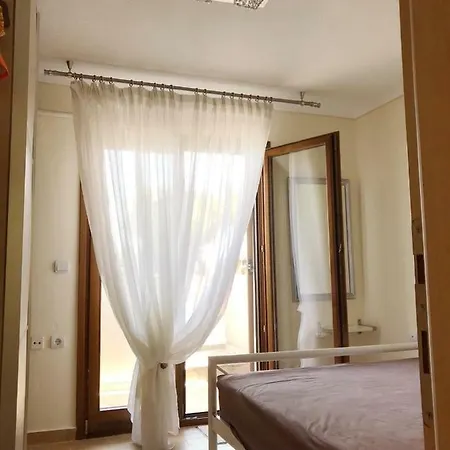 Дом отдыха Seafront House With Garden *