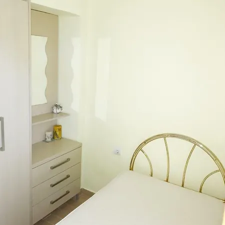 Tatil Evi Seafront House With Garden Ierissos